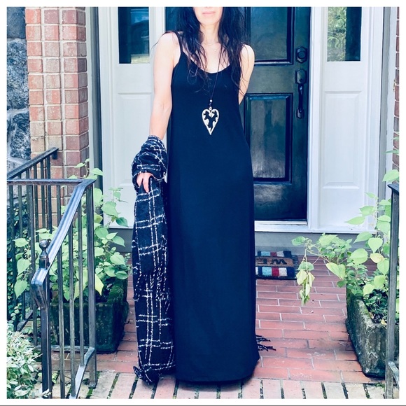 BLACK TANK CHIC MAXI DRESS - Picture 4 of 6